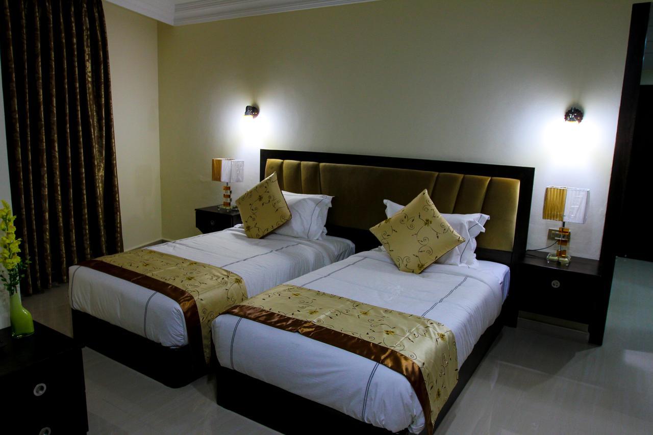 Queen Plaza Hotel Hebron Exterior photo