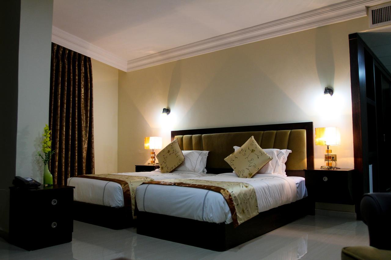 Queen Plaza Hotel Hebron Exterior photo