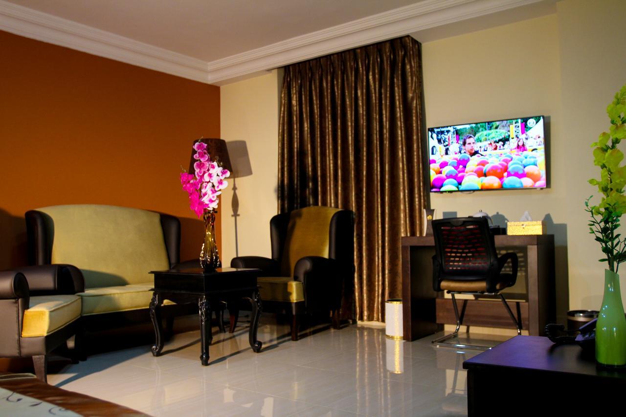 Queen Plaza Hotel Hebron Exterior photo