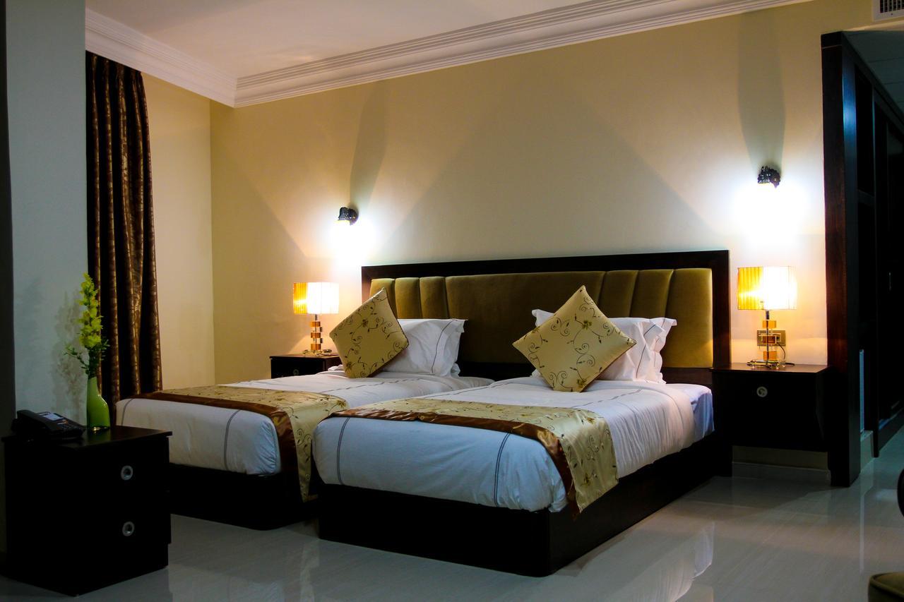 Queen Plaza Hotel Hebron Exterior photo